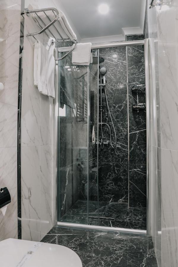 Otel Grand Lark İstanbul Dış mekan fotoğraf