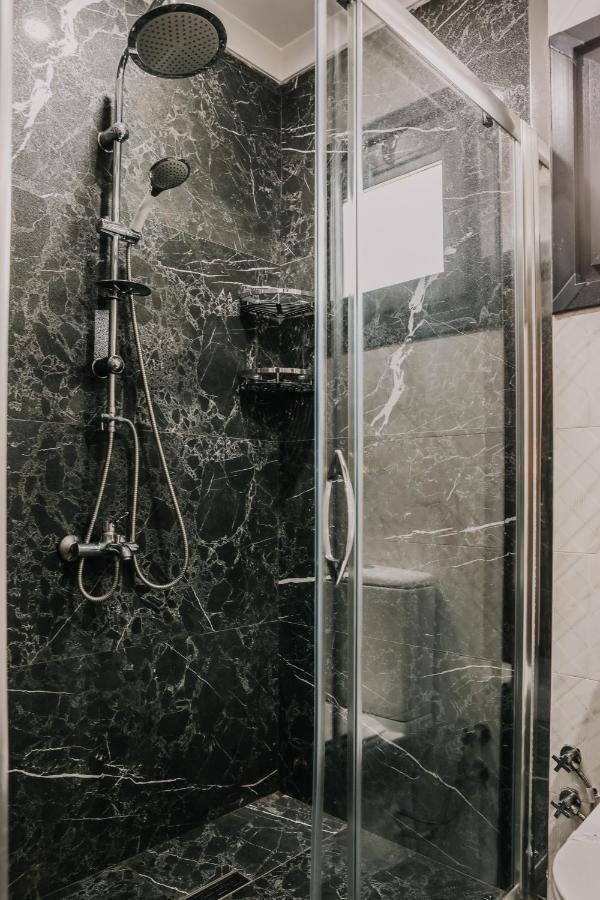 Otel Grand Lark İstanbul Dış mekan fotoğraf